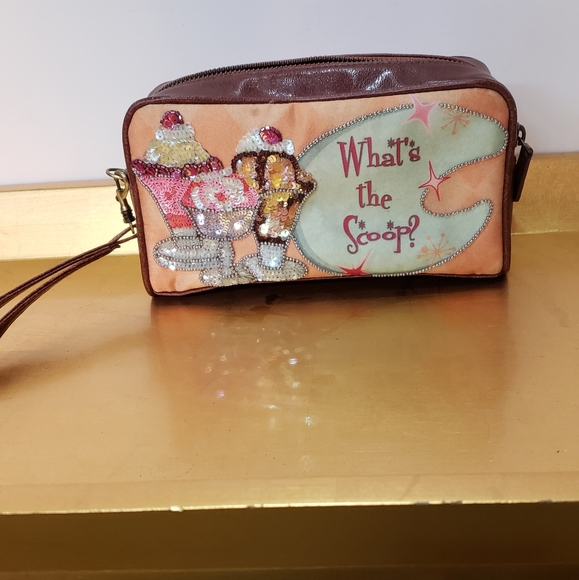 Isabella Fiore "Whats the Scoop" Case - Picture 1 of 12
